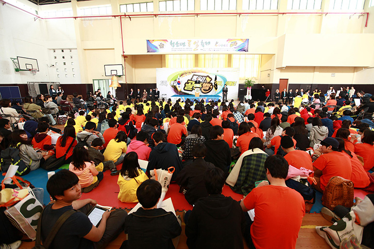 Shanghai Municipal Chapter holds unification-related special event for young people