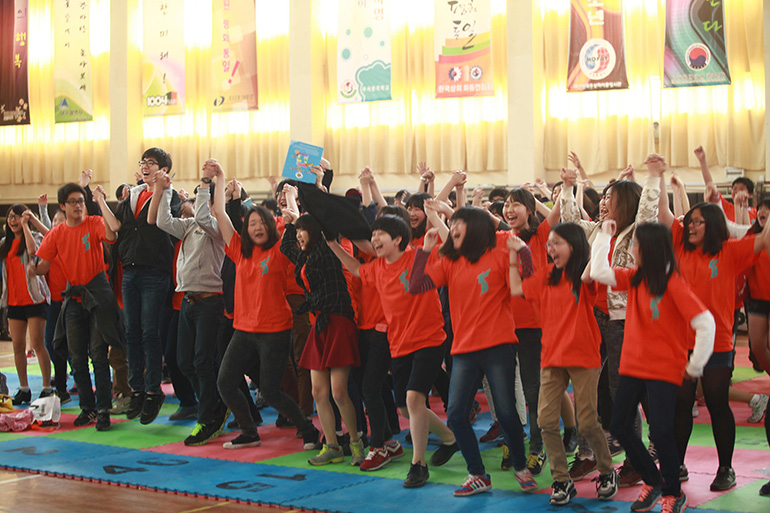 Shanghai Municipal Chapter holds unification-related special event for young people