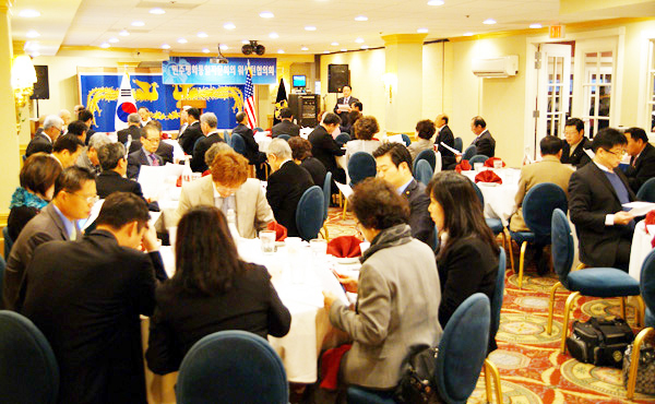 Washington DC Municipal Chapter holds breakfast prayer meeting wishing for peace on the Korean Peninsula