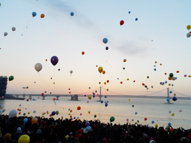 Suyeong-gu Busan Municipal Chapter holds event of sending hope balloons into the sky