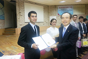 Central Asia Municipal Chapter holds Korean speech contest