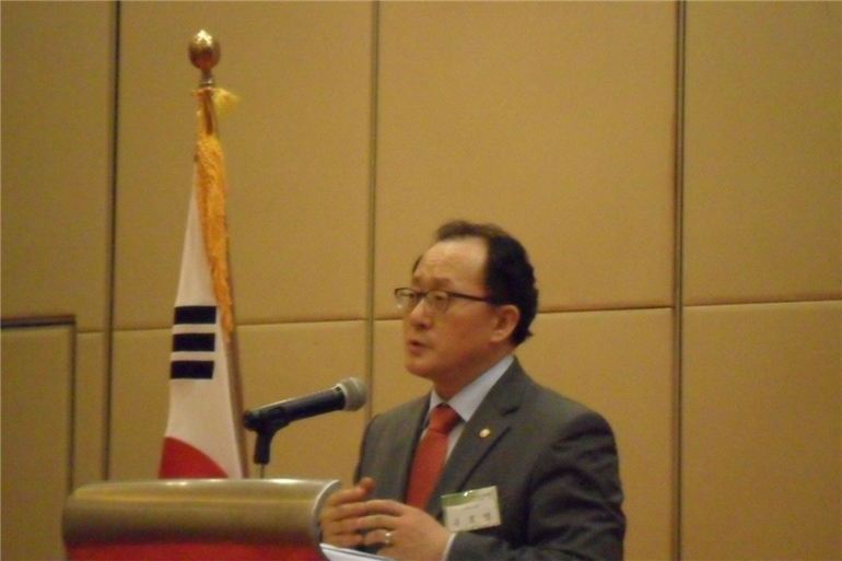 Prof. Yoo Ho-yeol