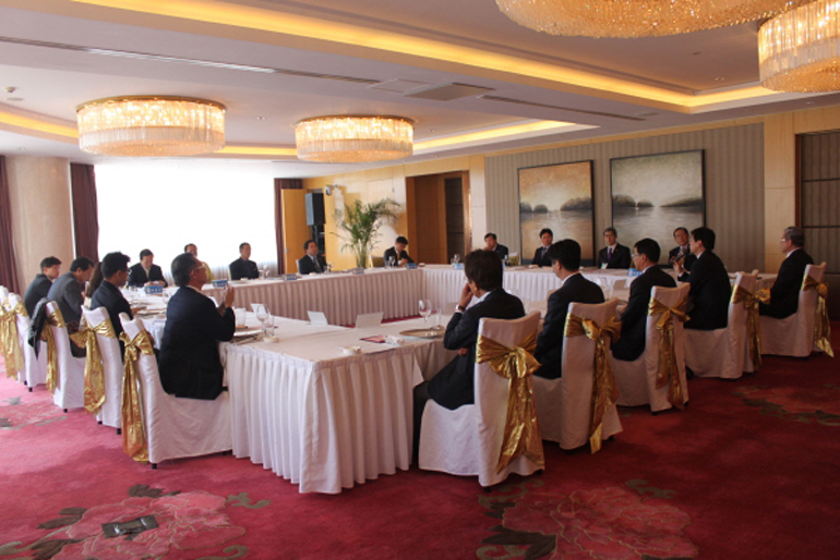 Meeting with leaders of ethnic Koreans living in China