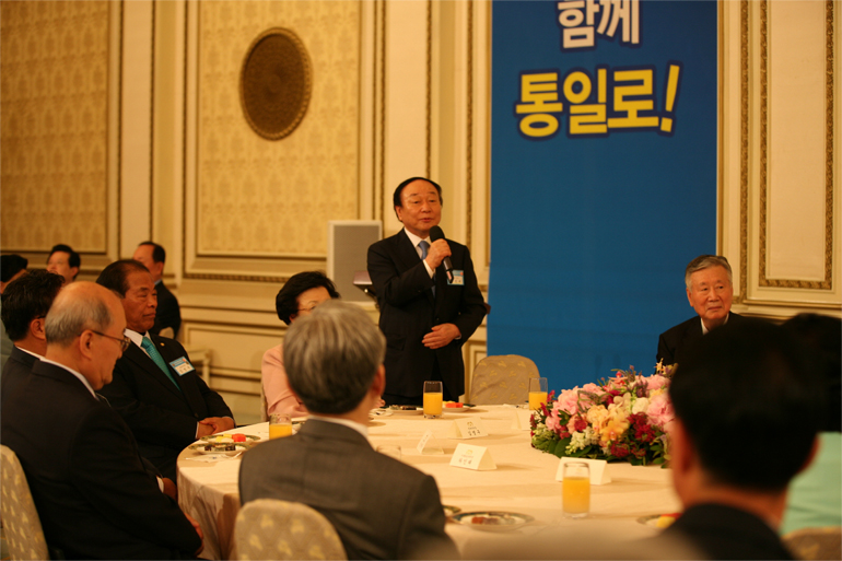 Greetings by Hyun Kyung-dae, Executive Vice-chairperson of the Council