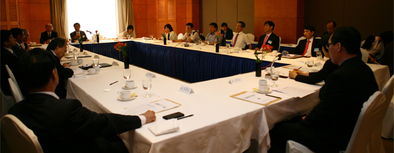 Meeting with the standing committee chiefs and secretaries