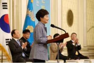 President Park Delivering Words of Encouragement