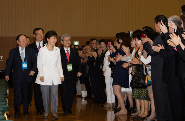 President Park Geun-hye Meeting the Overseas Council Members