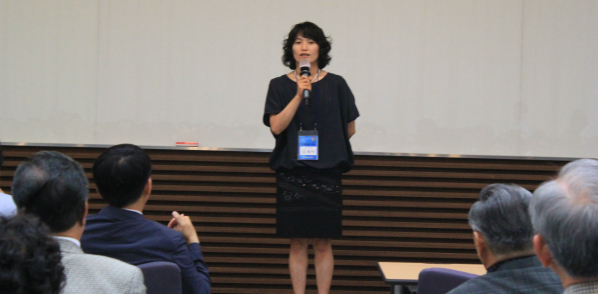 Kim Se-yeon, council member, presenting her view on the mission of practicing national unification