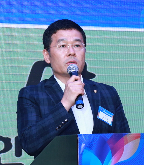 Congratulatory Address by Yoon Ho-jung, President of the Guangzhou Korean Chamber of Commerce