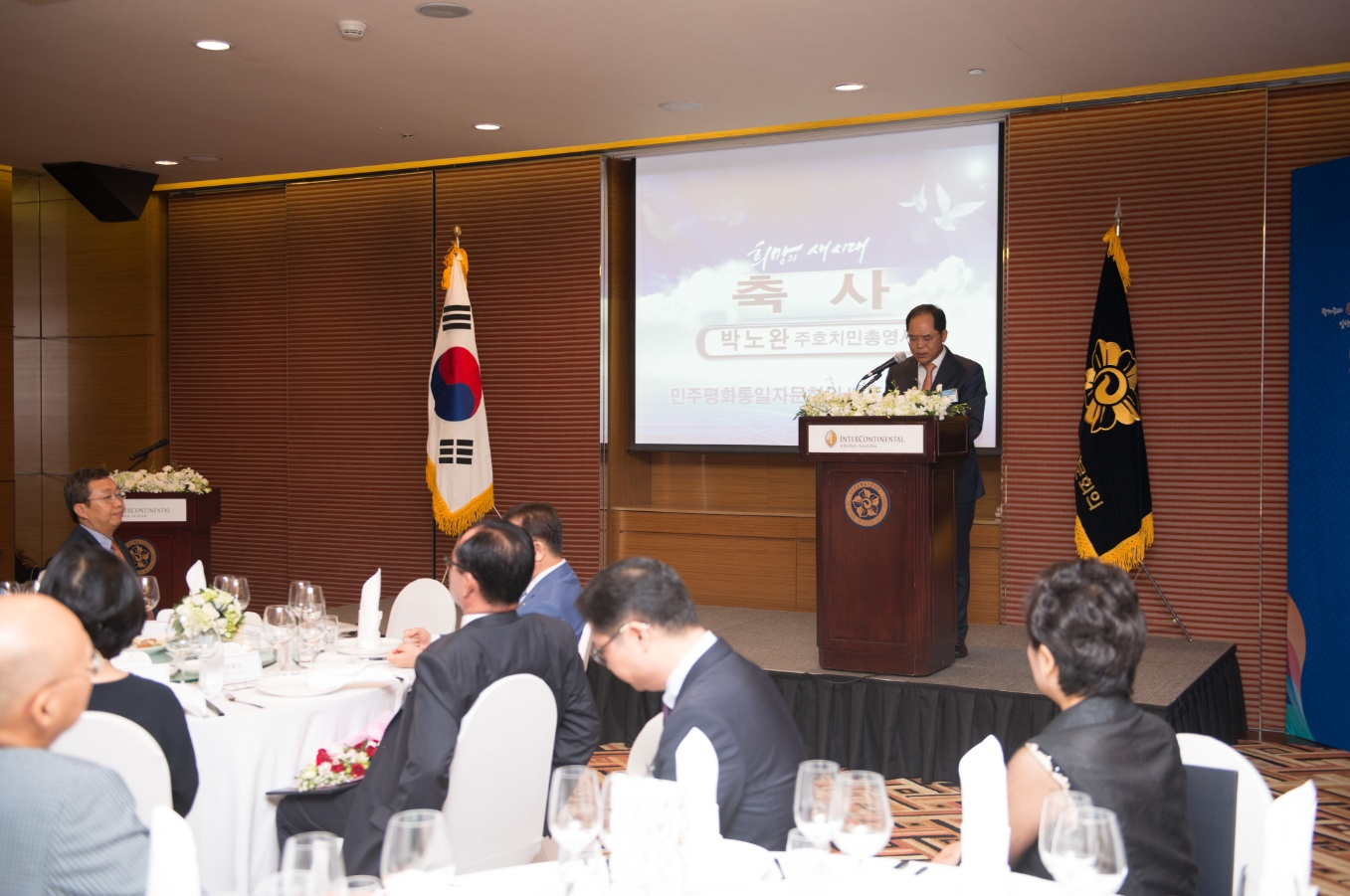 ▶Park No-wan, Consul General to Hochiminh, thanked the Korean community in Ho Chi Minh and other areas in Vietnam for spreading the consensus on the unification of Korea, saying 